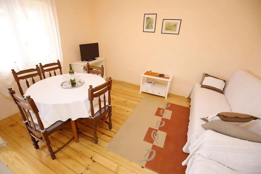 Apartment Marta Razanac